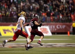 leyu乐鱼在线登录入口-博卡球员抗压选位不佳，空档被放大，博卡vs